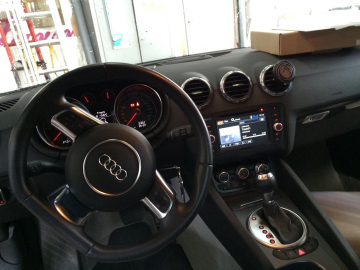 Audi%20TT%20ZENEC%203152-3.jpg